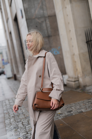 Torebka Lora Camel Gładka